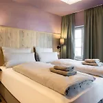 Ranunkelhof 3*