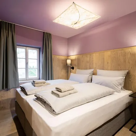 Ranunkelhof 3* פירנה