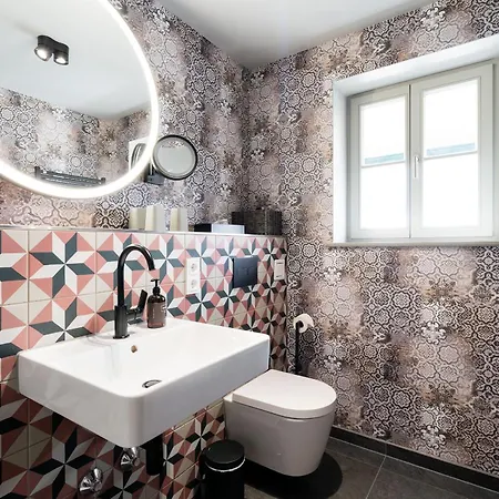 Ranunkelhof 3*